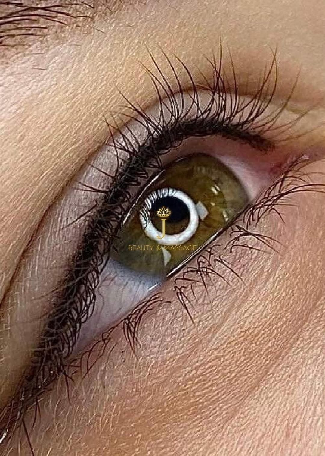 Eyeliner tattoo close-up resultaat wimperlijn / eyeliner tattoo close-up lash line result